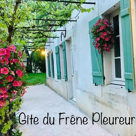 Gite Du Frene Pleureur Corrombles 外观 照片