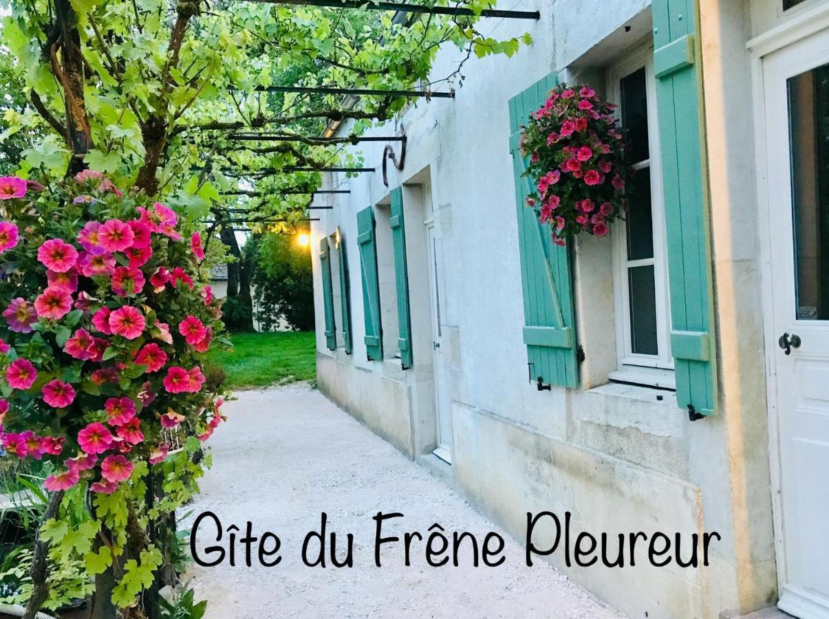 Gite Du Frene Pleureur Corrombles 外观 照片